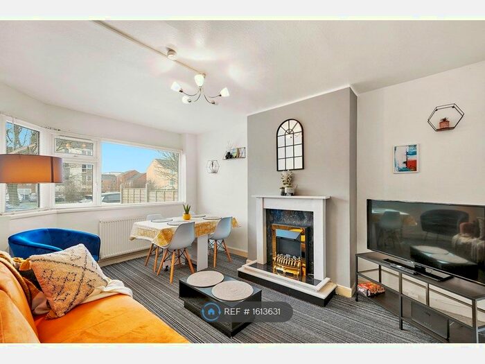 2 Bedroom Flat To Rent In Cranbourne Road, Bristol, BS34