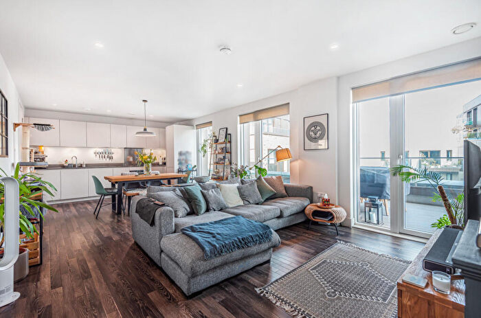 3 Bedroom Apartment To Rent In Arbor House, London, SE14