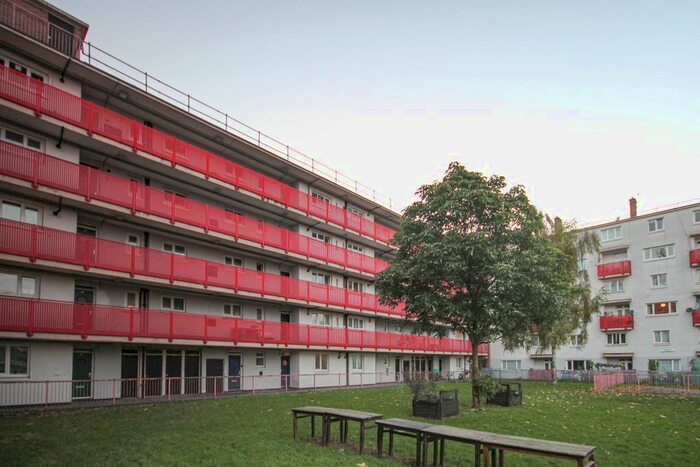 2 Bedroom Flat To Rent In Linsey Street, London, SE16