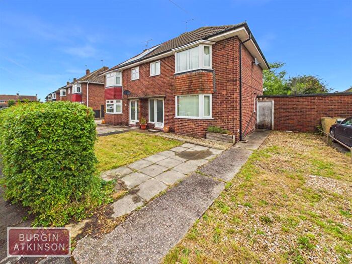 3 Bedroom Semi-Detached House For Sale In , Lowfield Hallcroft, Retford, DN22