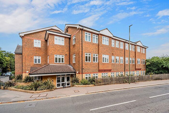 2 Bedroom Flat For Sale In Bell Street, Reigate, RH2