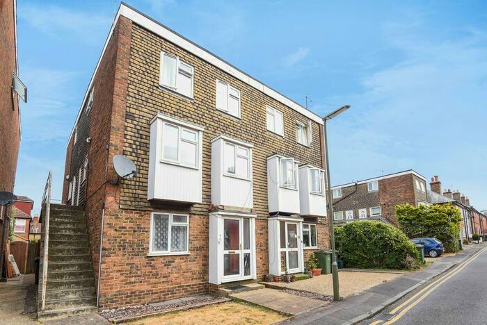 2 Bedroom Maisonette To Rent In Drummond Road, Guildford, GU1