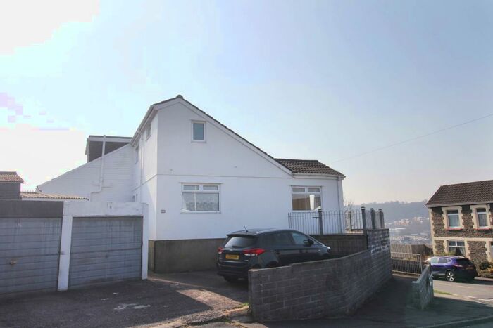 1 Bedroom Maisonette To Rent In Moorland Heights, Pontypridd, CF37