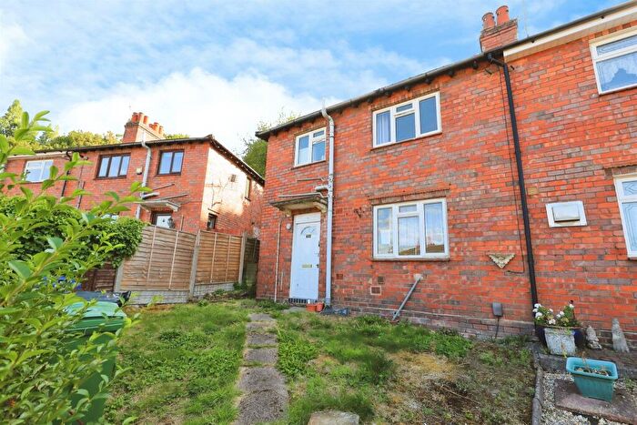 3 Bedroom Semi-Detached House For Sale In Central Avenue, Stourbridge, DY9