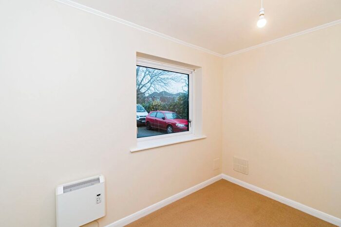 2 Bedroom Flat For Sale In Waterloo Road, Freemantle, Southampton, Hampshire, SO15
