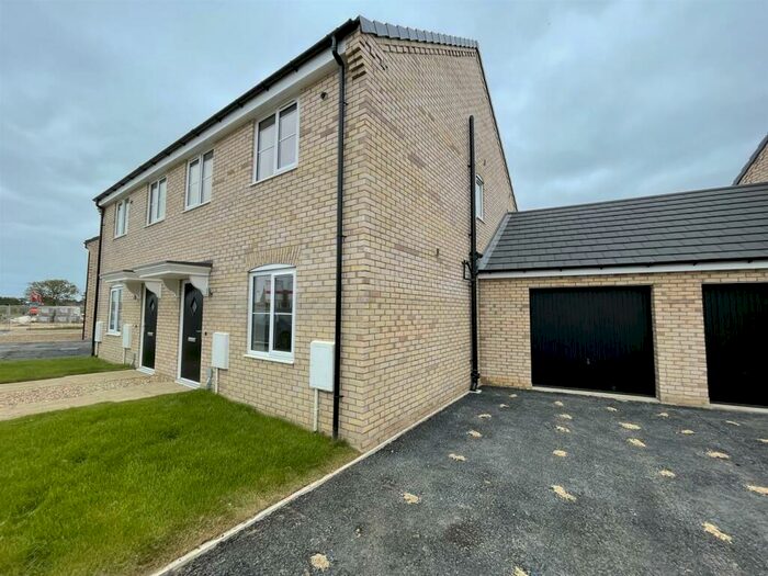 3 Bedroom Semi-Detached House To Rent In Jasmine Crescent, Holbeach, Spalding, PE12