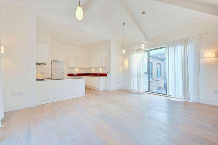 2 Bedroom Flat For Sale In Hamlet Gardens, Ravenscourt Park, London, W6