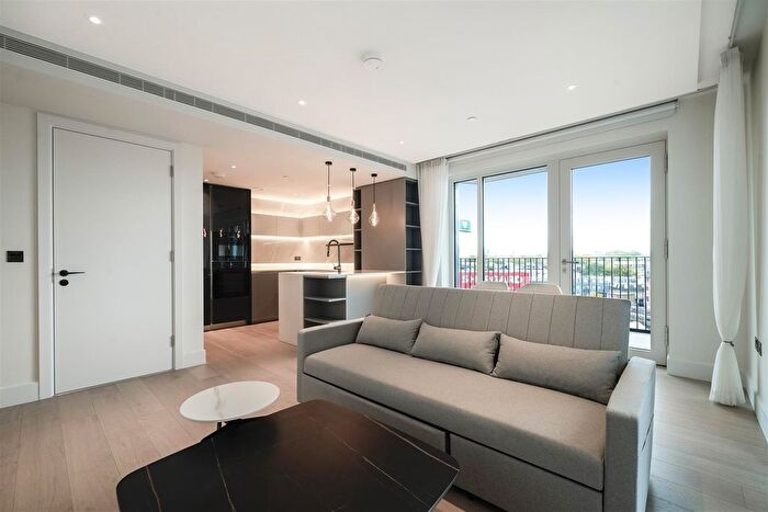2 Bedroom Flat To Rent In Reflection Apartment, White City Living, London, W12