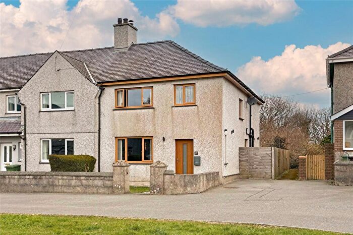3 Bedroom End Of Terrace House For Sale In Maes Ogwen, Tregarth, Bangor, Gwynedd, LL57