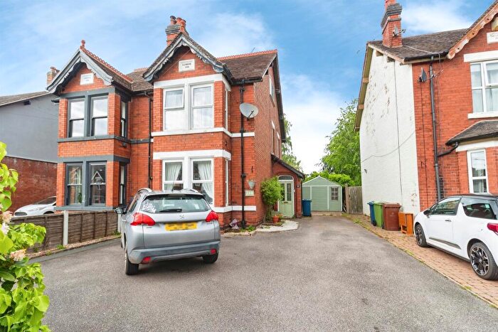 4 Bedroom Semi-Detached House For Sale In Doxey, Stafford, ST16