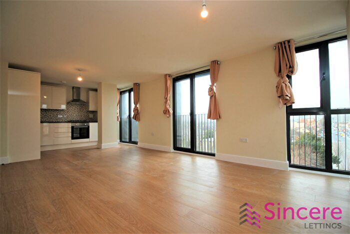 3 Bedroom Apartment To Rent In (rd Floor Flat) Charter House, High Road, IG1