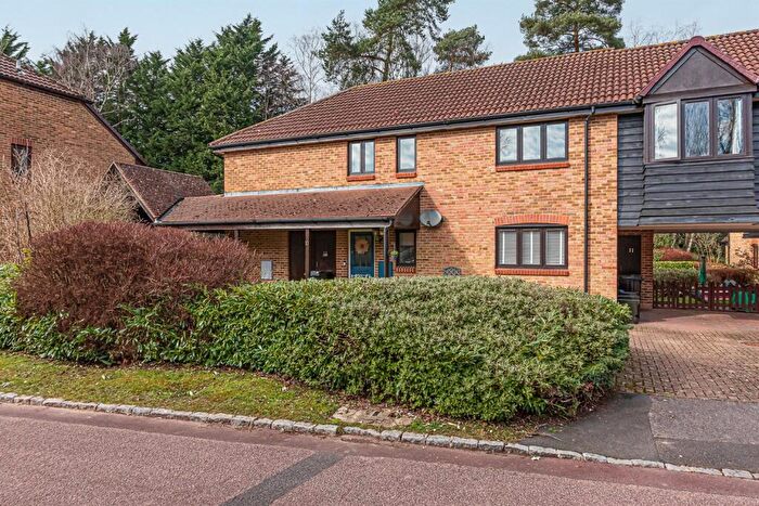 2 Bedroom Apartment To Rent In Wentworth Close, Crowthorne, RG45