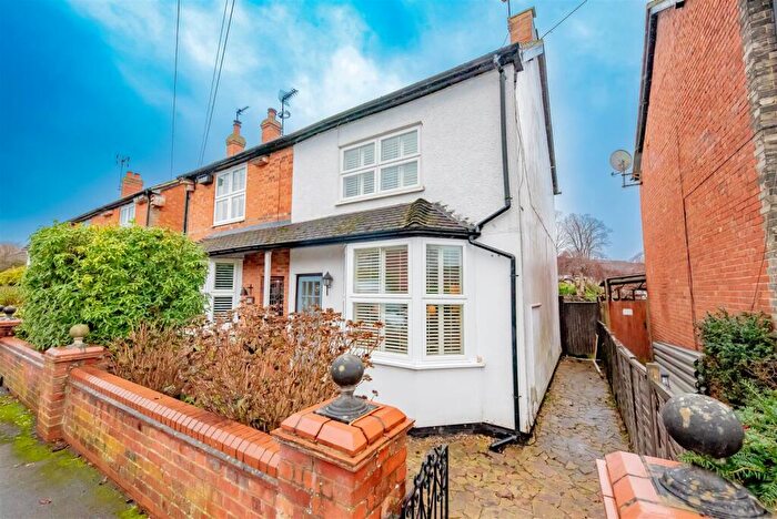 3 Bedroom House For Sale In Watchetts Road, Camberley, GU15