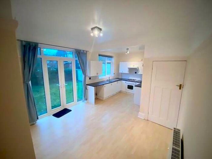 3 Bedroom Semi-Detached House To Rent In Eccleshill Road, Liverpool, L13