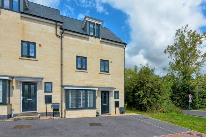 4 Bedroom Semi-Detached House For Sale In Bradford On Avon, BA15