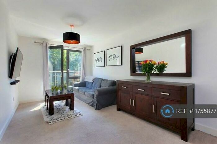 2 Bedroom Flat To Rent In Gwynne Road, London, SW11