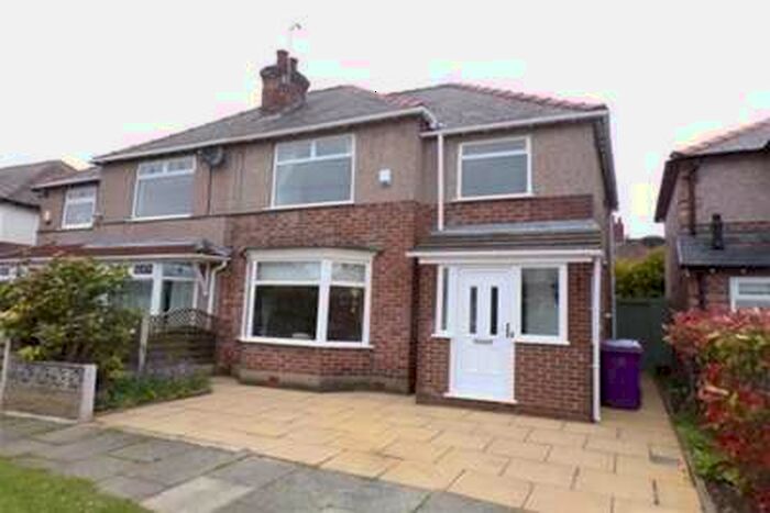 3 Bedroom House To Rent In Heatherdale Road, L18