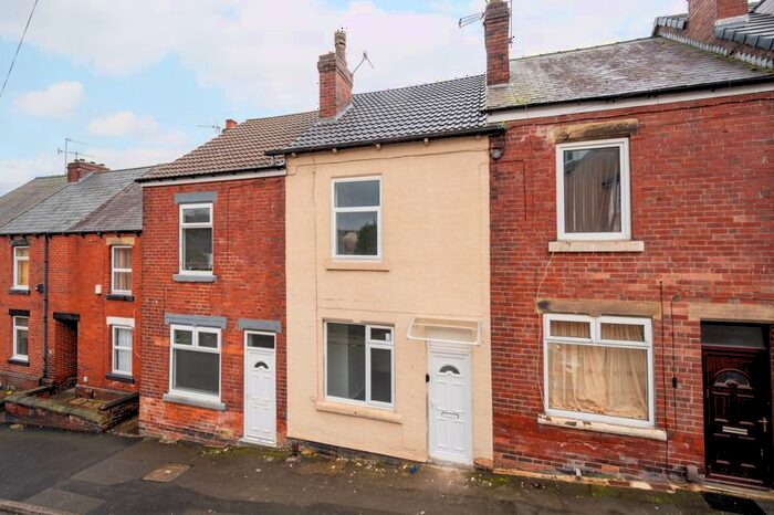 3 Bedroom Terraced House To Rent In Woodgrove Road, Sheffield, S9