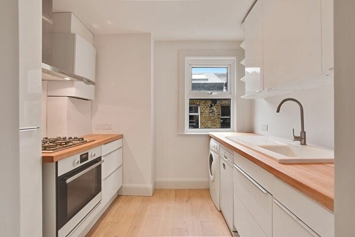 2 Bedroom Flat To Rent In Langler Road, London, NW10