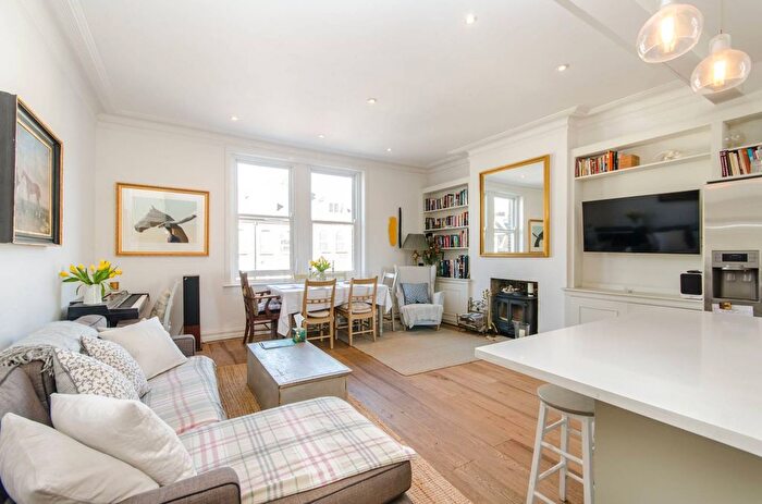 3 Bedroom Maisonette To Rent In Chamberlayne Road, Kensal Rise, London, NW10