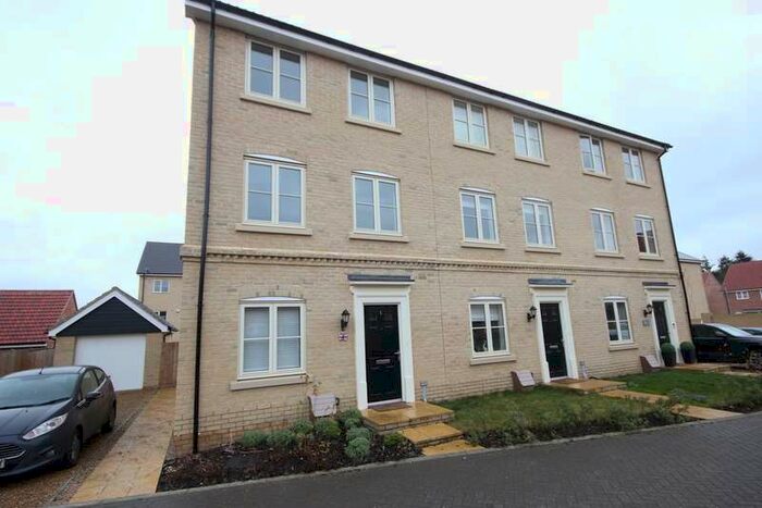 4 Bedroom Town House To Rent In Cormorant Drive, Norwich, NR7