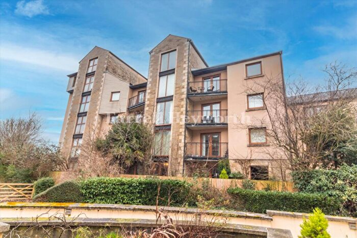 3 Bedroom Flat For Sale In Waterside, Lancaster, LA1