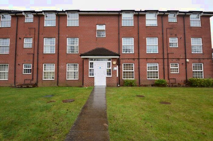 2 Bedroom Flat To Rent In Bridge Court, Welwyn Garden City, AL7