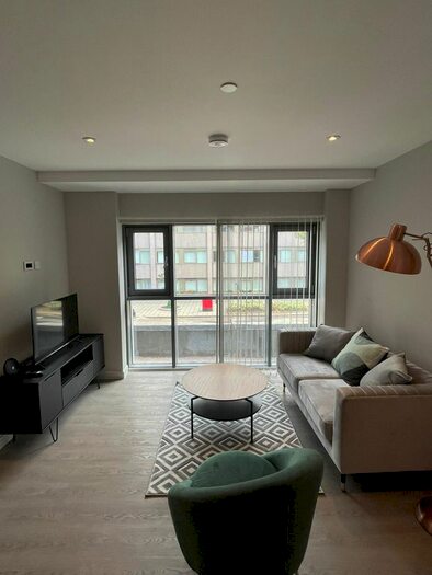 1 Bedroom Flat To Rent In Lampton Road, Hounslow, TW3