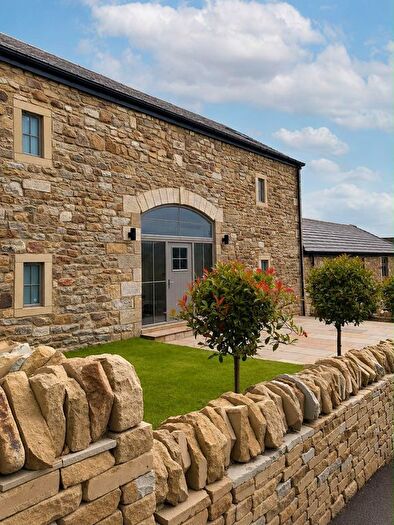 4 Bedroom Barn Conversion For Sale In Carters Lane, Middleton, LS29