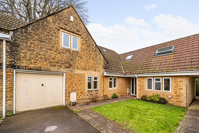 4 Bedroom Semi-Detached House To Rent In Breowan Close, Ilminster, TA19