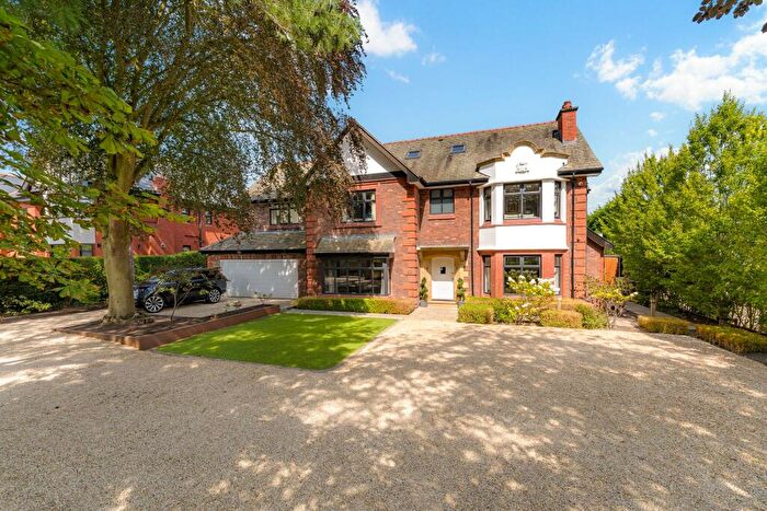 5 Bedroom Detached House For Sale In Moss Delph Lane, Aughton, L39