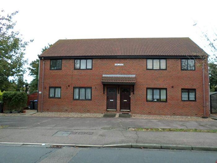 2 Bedroom Flat To Rent In Kirk Gardens, Walmer, CT14