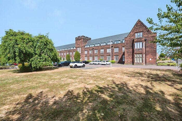 2 Bedroom Flat For Sale In Mallows Grove, Dudley, DY1