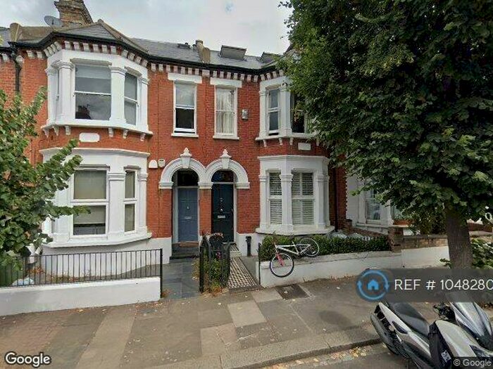 2 Bedroom Flat To Rent In Battersea, London, SW11