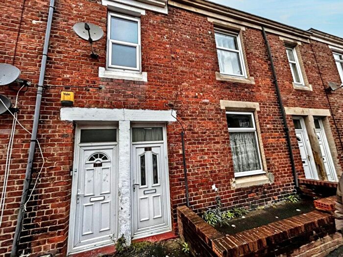 2 Bedroom Flat For Sale In Chandos Street, Deckham, Gateshead, Tyne And Wear, NE8