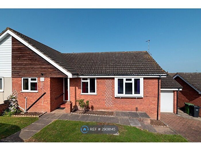 3 Bedroom Bungalow To Rent In Lenham Way, Basildon, SS13