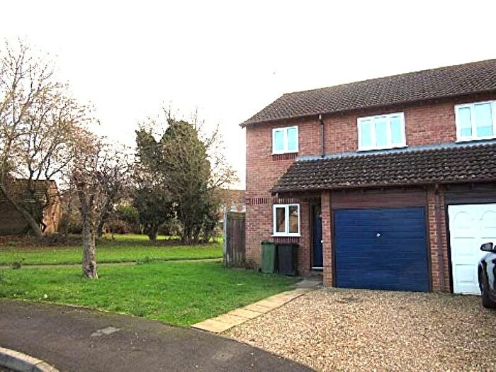 3 Bedroom Semi-Detached House To Rent In Blackford, King's Lynn, PE30