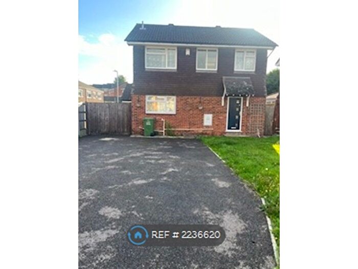 4 Bedroom Detached House To Rent In Peregrine Drive, Sittingbourne, ME10