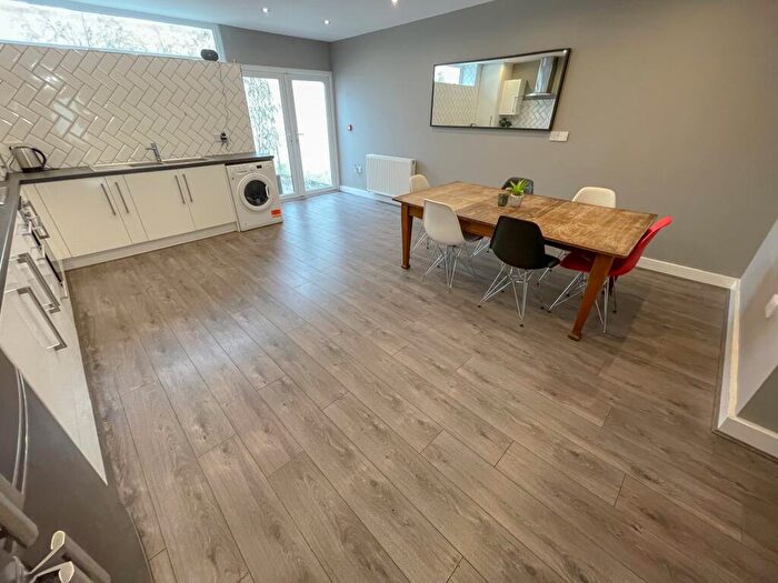 6 Bedroom House To Rent In Pownall Square, L3