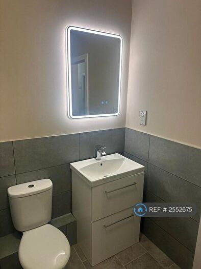 2 Bedroom Flat To Rent In Adrian Close, Hemel Hempstead, HP1