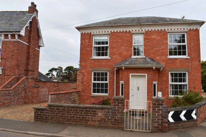 3 Bedroom Cottage To Rent In Bedford Road, Little Houghton, Northampton, NN7