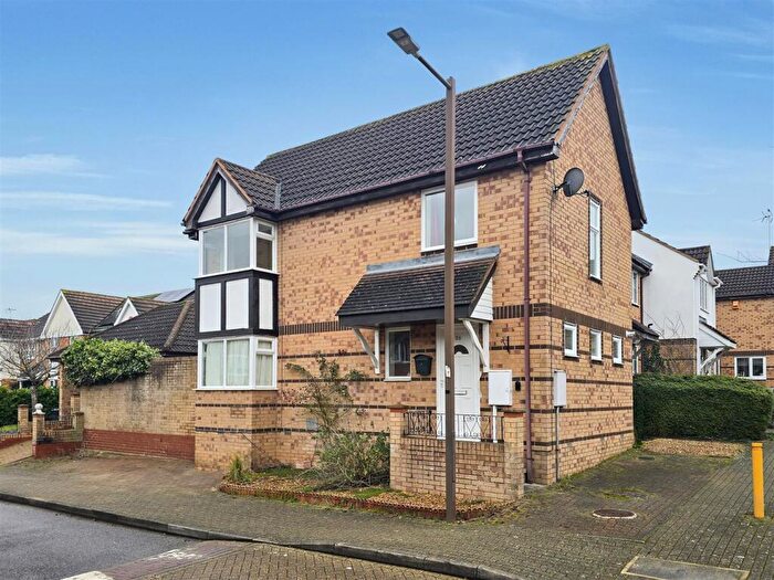 3 Bedroom End Of Terrace House For Sale In Rosemullion Avenue, Tattenhoe, Milton Keynes, MK4