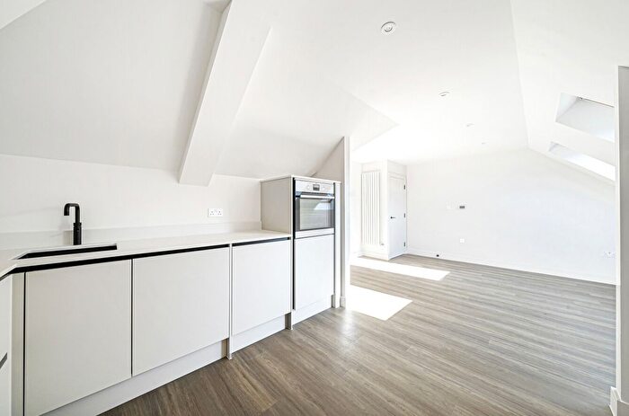 2 Bedroom Flat For Sale In Hyde Street, Winchester, Hampshire, SO23