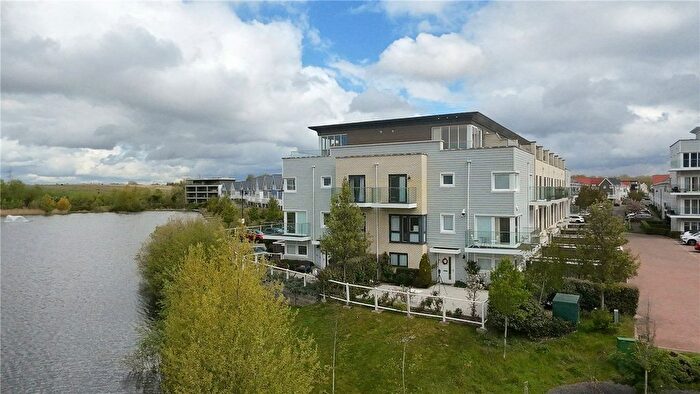 5 Bedroom Town House For Sale In Champlain Street, Reading, Berkshire, RG2