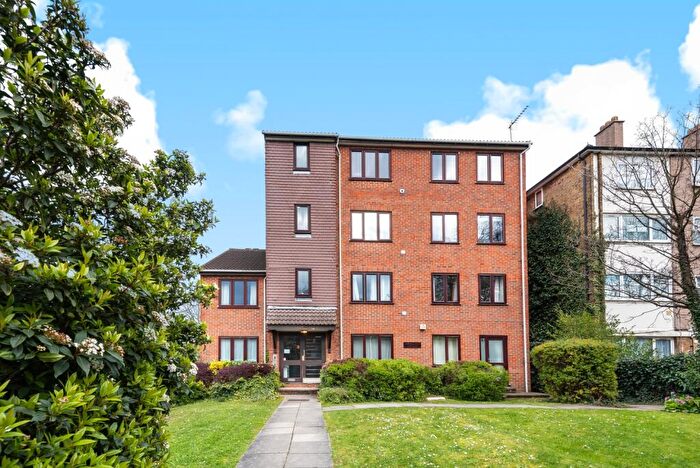 1 Bedroom Flat To Rent In Burnt Ash Hill Lee, SE12