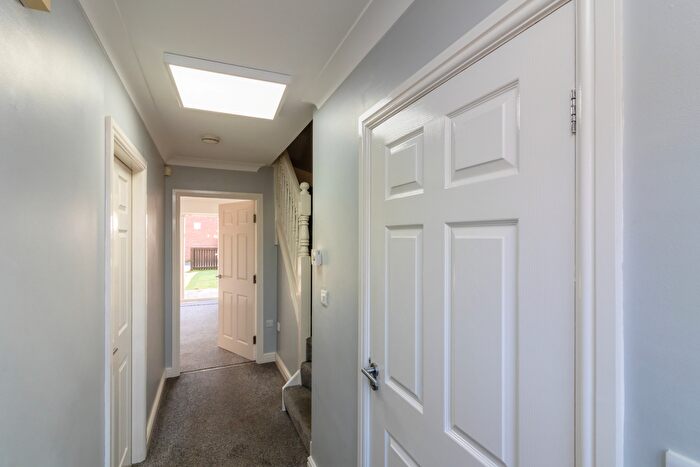 4 Bedroom Town House To Rent In Old Crown Gardens, Great Houghton, Barnsley, S72