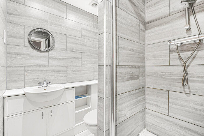 2 Bedroom Apartment To Rent In Rotherhithe Street, London, SE16