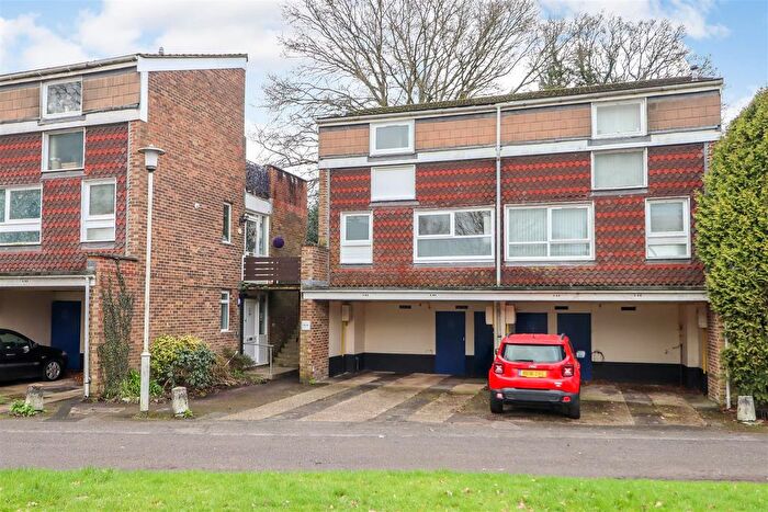 2 Bedroom Maisonette For Sale In South Holmes Road, Horsham, RH13