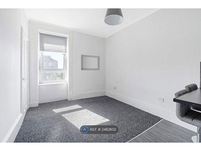1 Bedroom Flat To Rent In Cumbernauld Road, Glasgow, G31