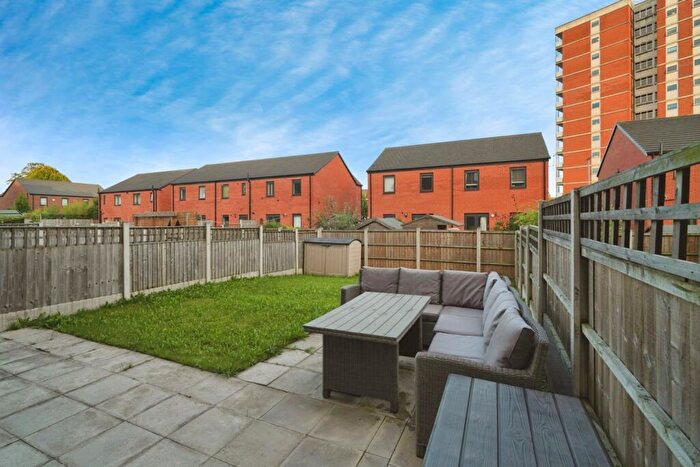 4 Bedroom Semi-Detached House For Sale In Danesdale Drive, Manchester, M4